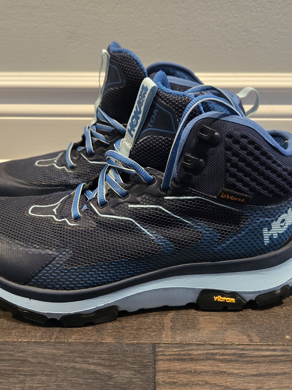 Hoka Shoes Womens Size 9 Blue Sky Toa Waterproof Trail Hiking Sneakers Vibram